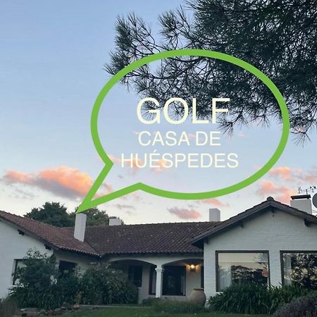 Golf - Casa De Huespedes Villa ตันดิล ภายนอก รูปภาพ