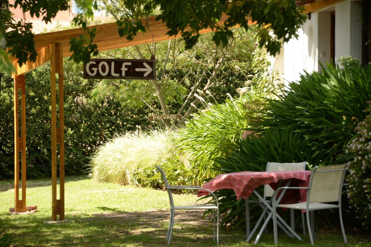Golf - Casa De Huespedes Villa ตันดิล ภายนอก รูปภาพ